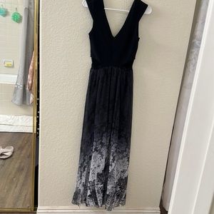 Maxi v-neck dress from bebe